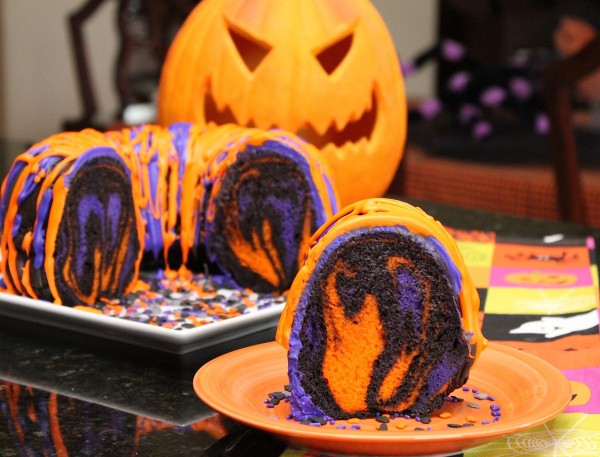 Halloween_Rainbow_Party_Cake_Halloween_Food_Recipe_Ideas-e1317078619849