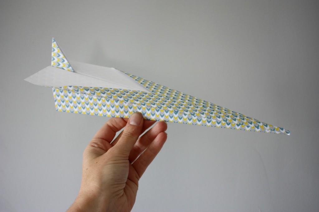avion en papier modèle 1