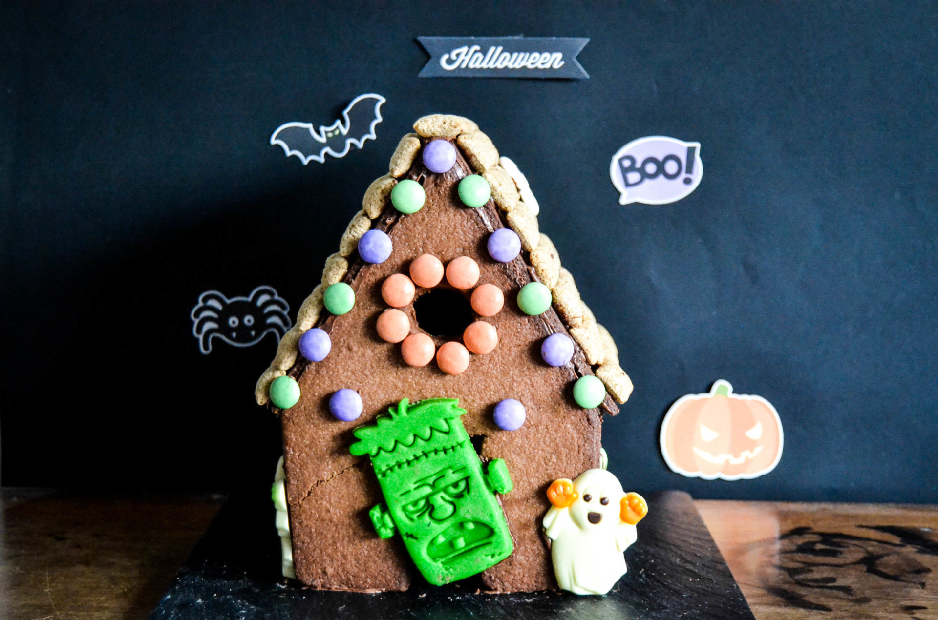 Recette Halloween : La maison en biscuit - Maman à tout faire
