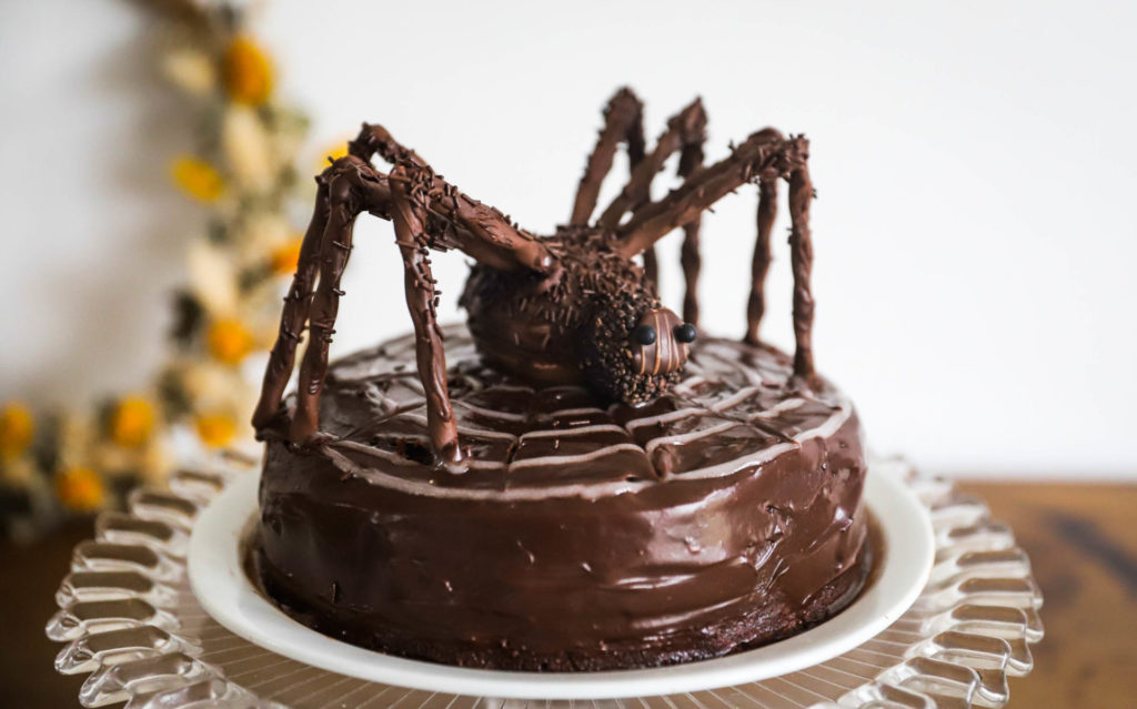 Décoration Halloween : Le gâteau araignée - Maman à tout faire